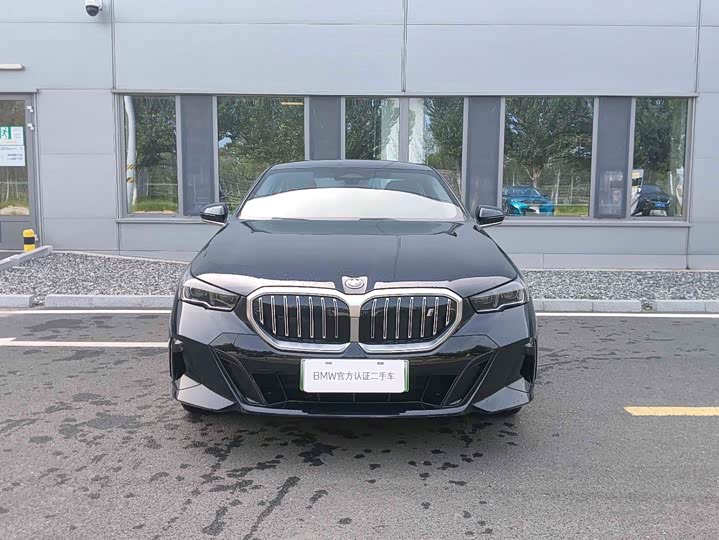BMW i5, 2025 — фото 2 из 9