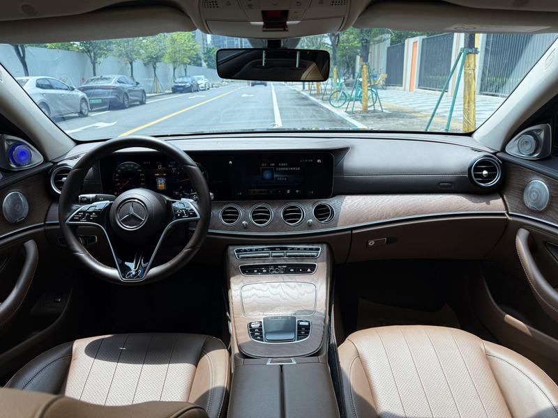 Mercedes-Benz E-Class, 2022 — фото 11 из 12