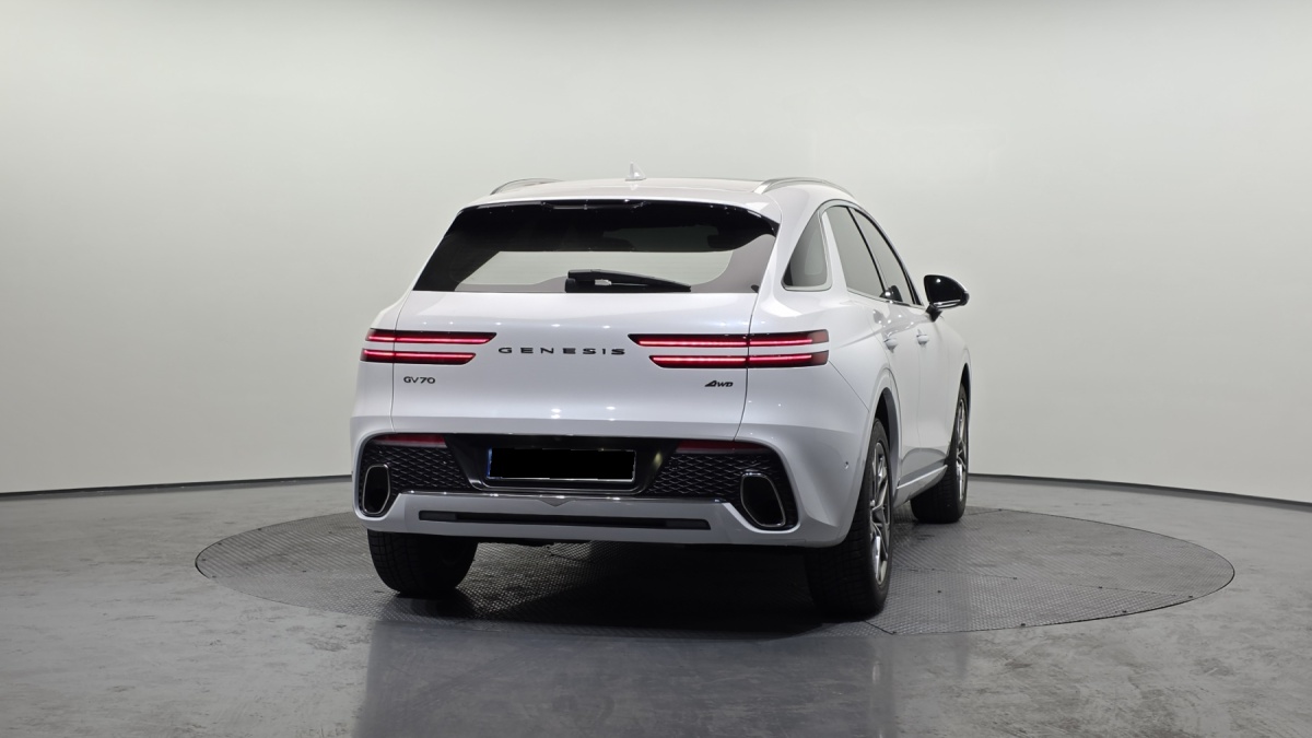 Genesis GV70, 2023 — фото 4 из 12