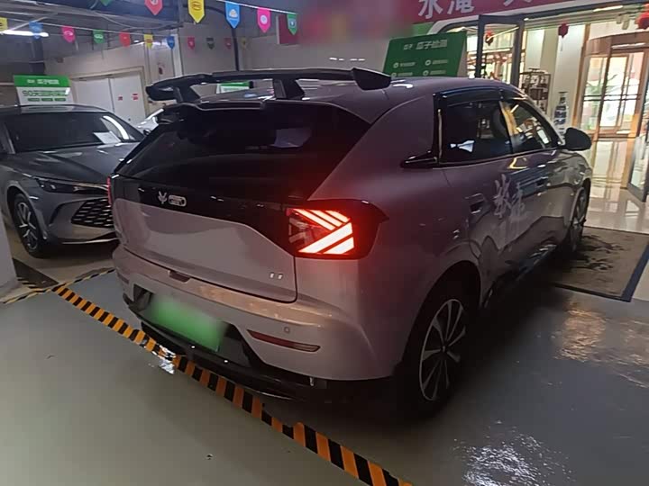 BAIC Arcfox T1, 2025 — фото 7 из 9