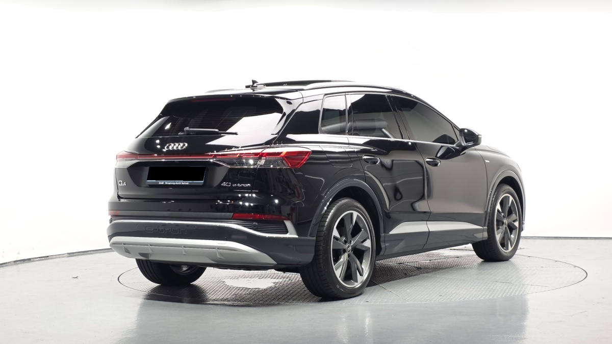 Audi Q4 e-tron, 2023 — фото 2 из 12