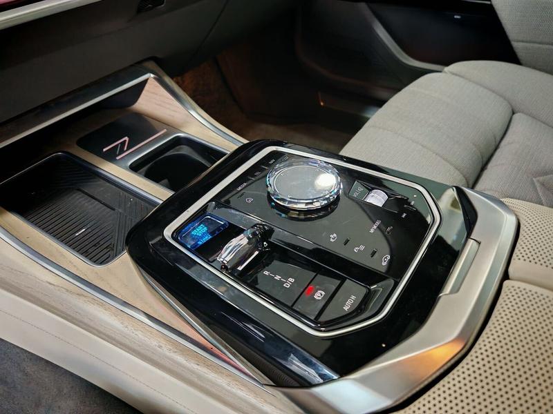 BMW i7, 2022 — фото 8 из 11
