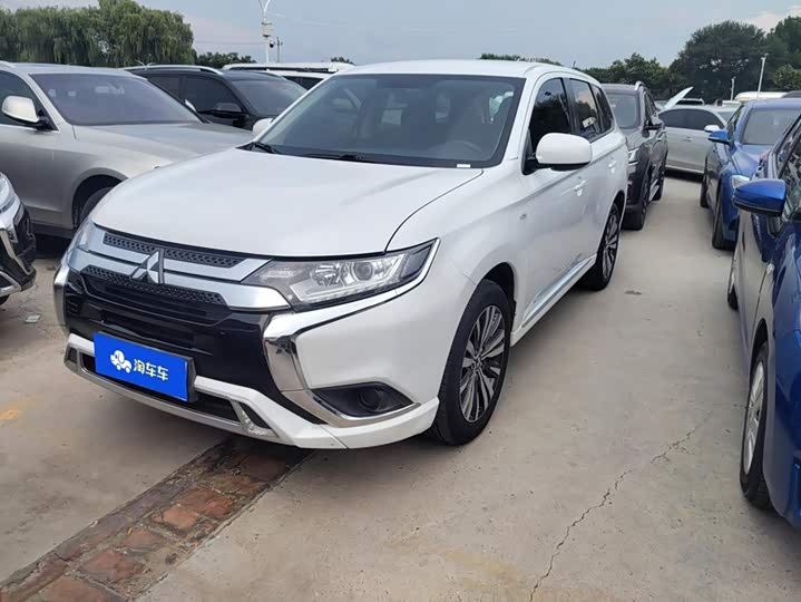 Mitsubishi Outlander, 2022 — купить в Казани под ключ