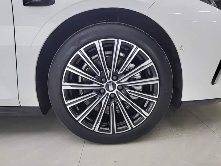 Geely Galaxy Starshine 8 EM-i, 2025 — фото 6 из 9