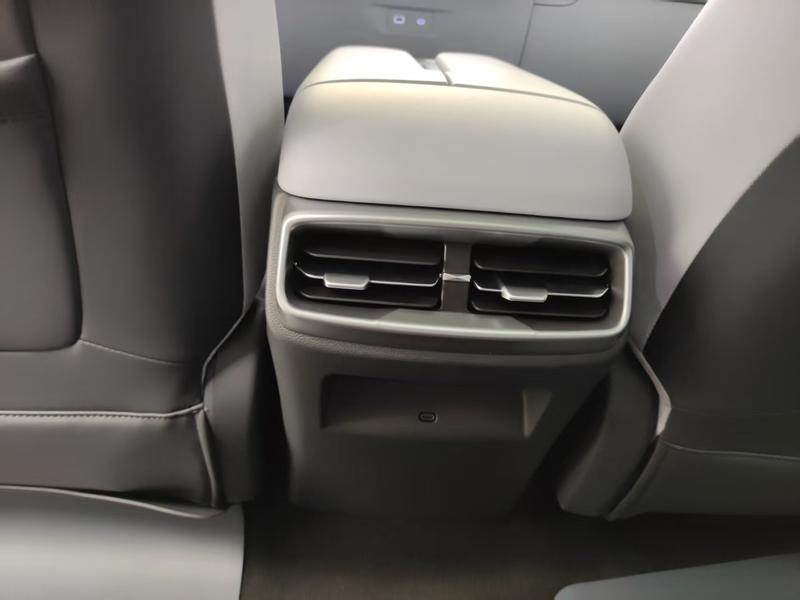 BAIC Arcfox Alpha T5, 2023 — фото 11 из 12