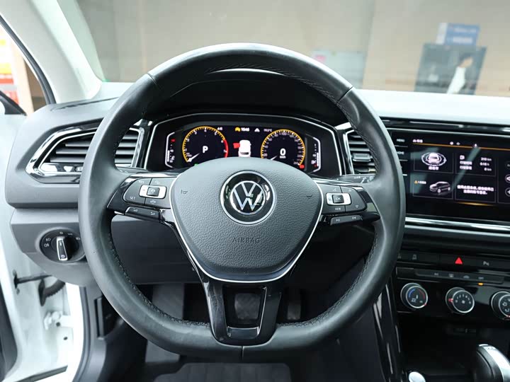 Volkswagen T-Roc, 2022 — фото 7 из 9