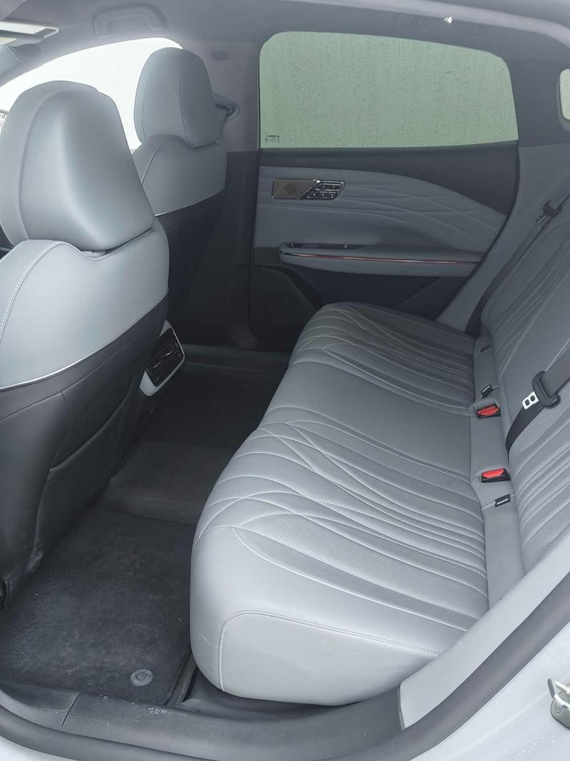 Geely Galaxy E8, 2024 — фото 9 из 10