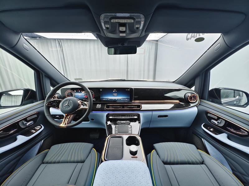 Mercedes-Benz V-Class, 2025 — фото 10 из 12