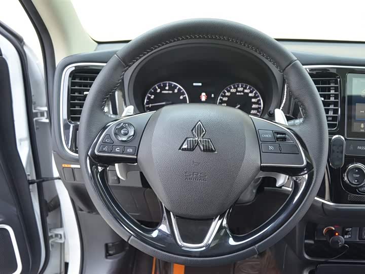 Mitsubishi Outlander, 2022 — фото 9 из 9