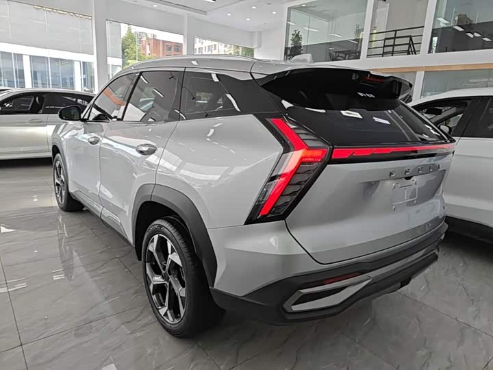 Geely Atlas L, 2024 — фото 5 из 9