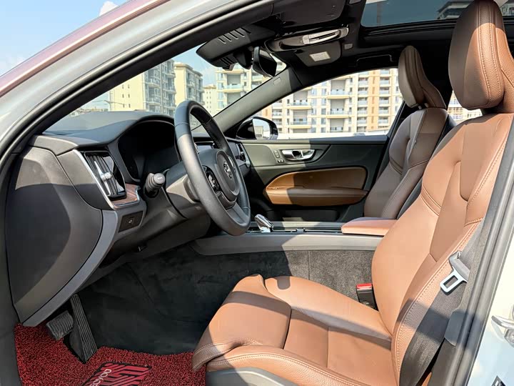 Volvo S60, 2022 — фото 6 из 9