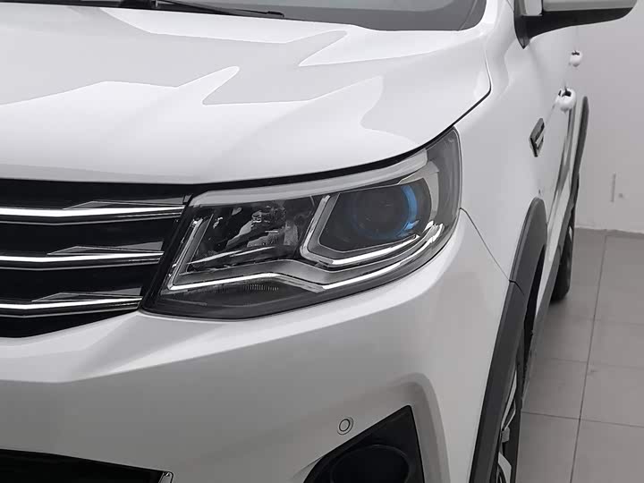Dongfeng Forthing SX6, 2022 — фото 7 из 9