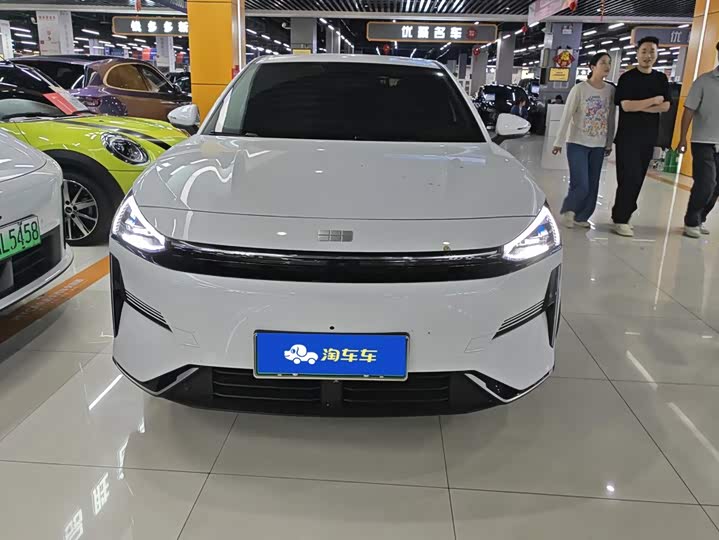 Geely Galaxy L6, 2025 — фото 2 из 9