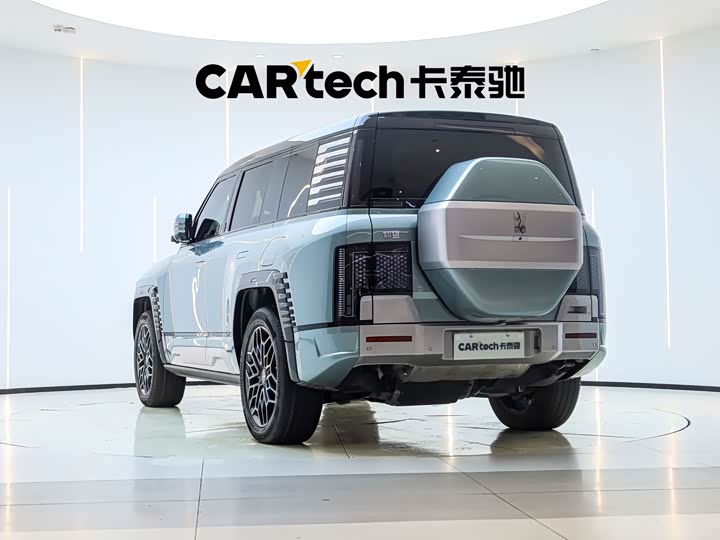 BYD Yangwang U8, 2023 — фото 5 из 9