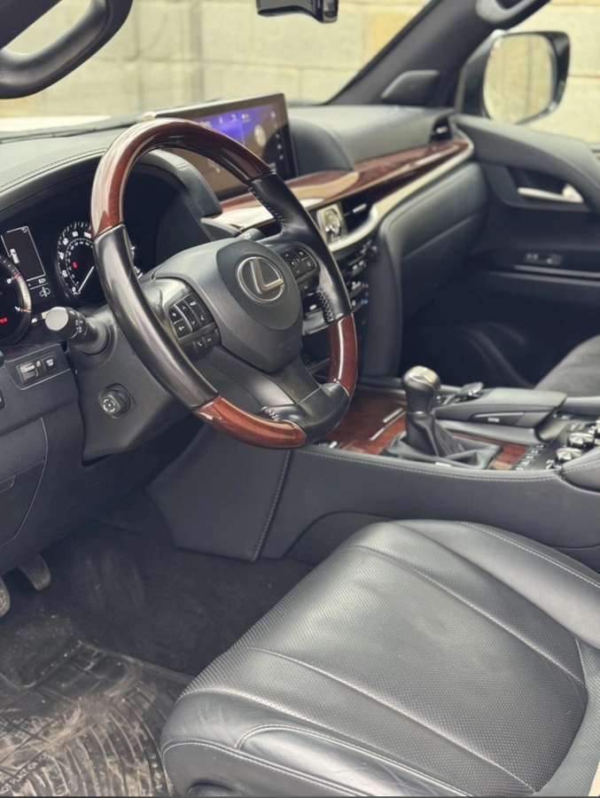 Lexus LX, 2021 — фото 7 из 7