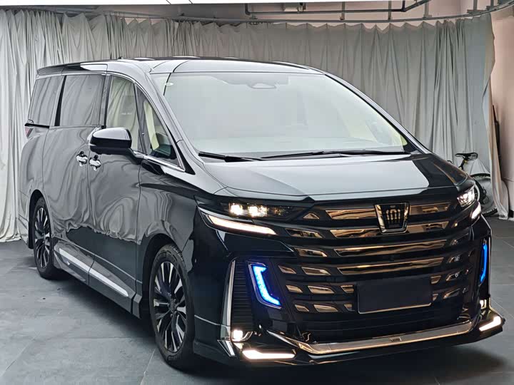 Toyota Vellfire, 2023 — фото 2 из 9