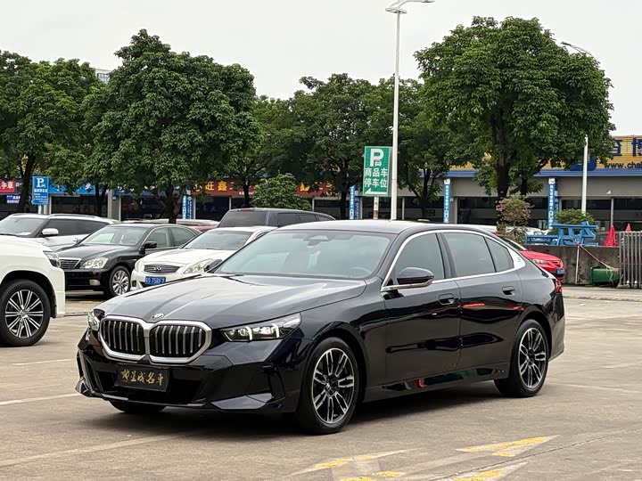 BMW 5 Series, 2025 — купить в Казани под ключ