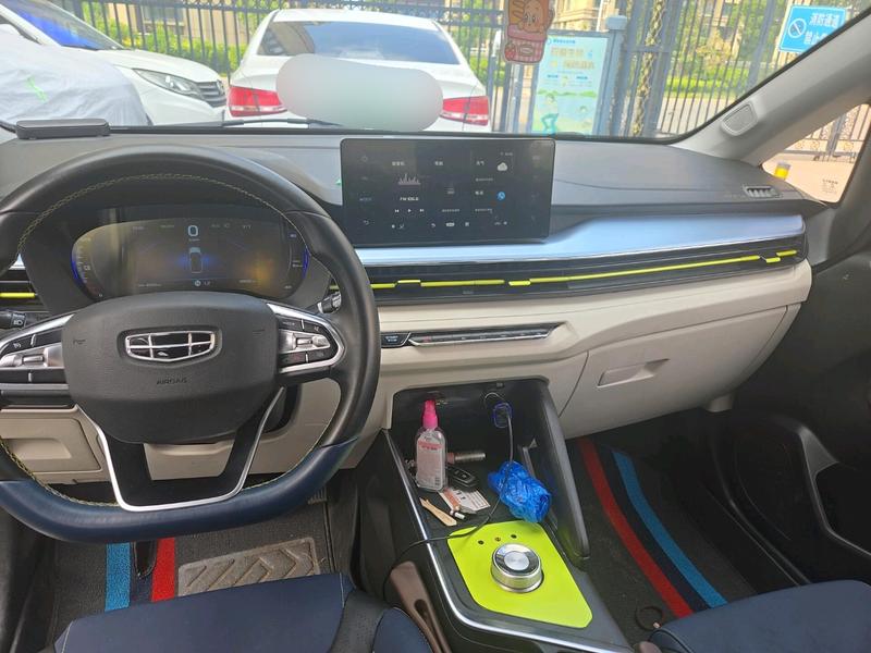 Geely Geometry EX3, 2022 — фото 8 из 12