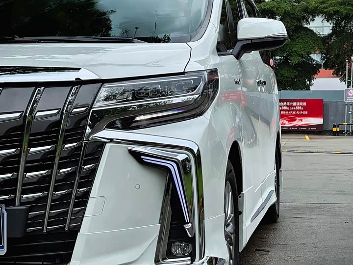 Toyota Vellfire, 2022 — фото 3 из 9