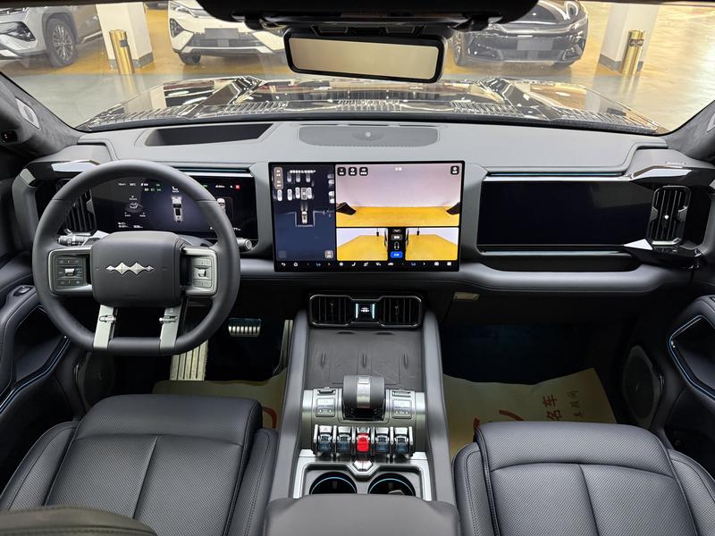 BYD FangChengBao Leopard 8, 2025 — фото 4 из 10