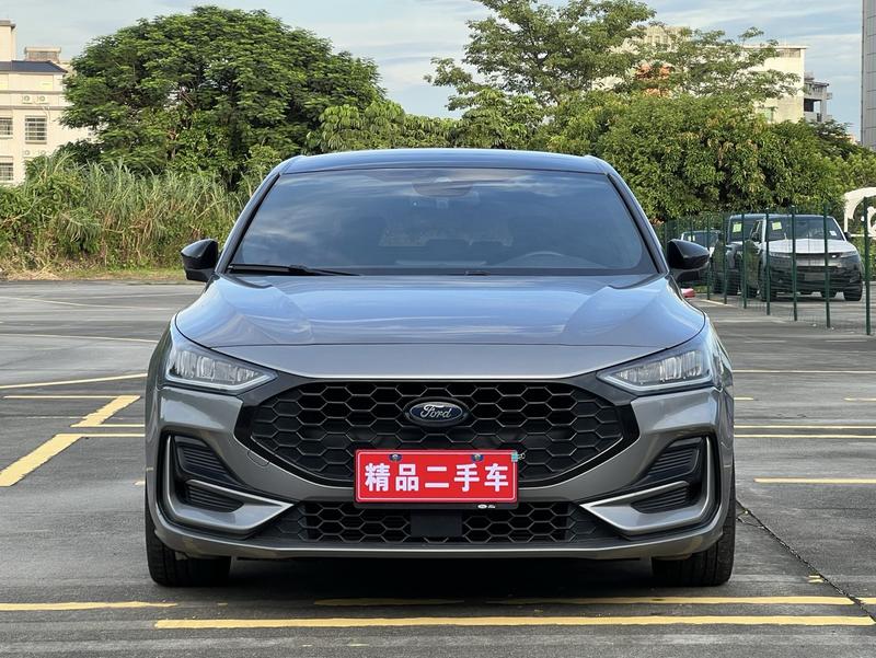 Ford Focus, 2022 — фото 2 из 12