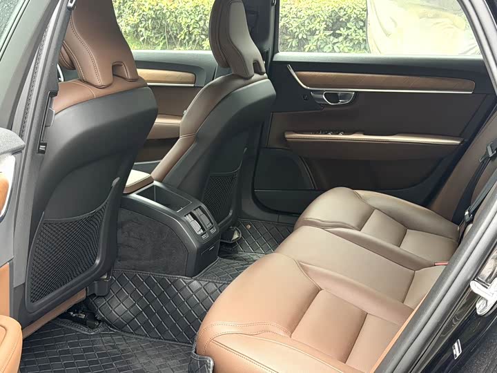 Volvo S90, 2024 — фото 7 из 9
