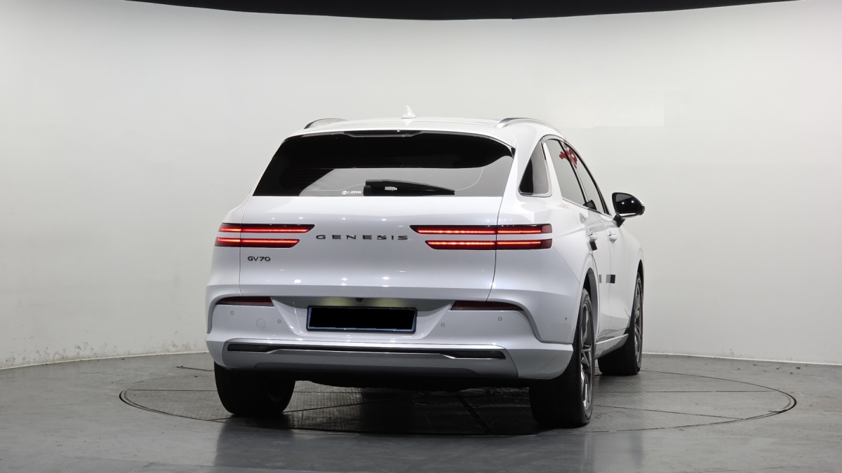 Genesis GV70, 2022 — фото 4 из 12