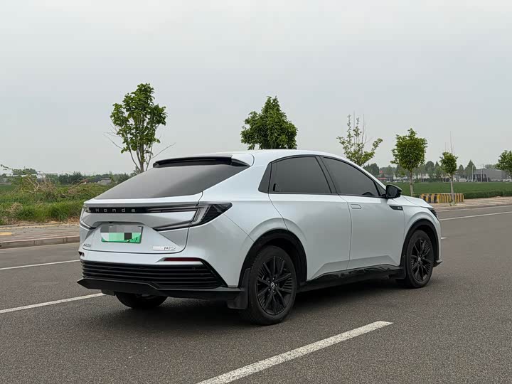 Honda e:NP2, 2025 — фото 3 из 9