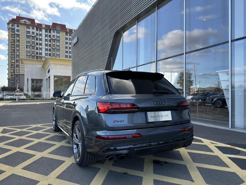 Audi SQ7, 2024 — фото 3 из 12