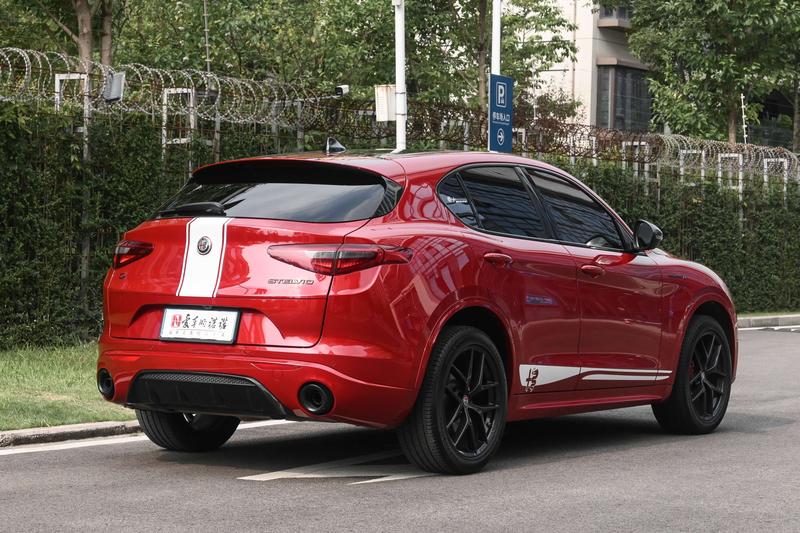 Alfa Romeo Stelvio, 2022 — фото 7 из 12