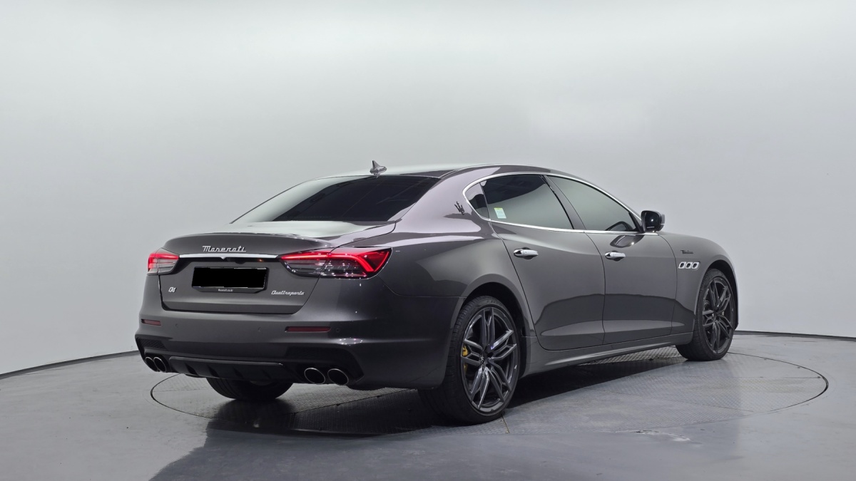 Maserati Quattroporte, 2022 — фото 2 из 12