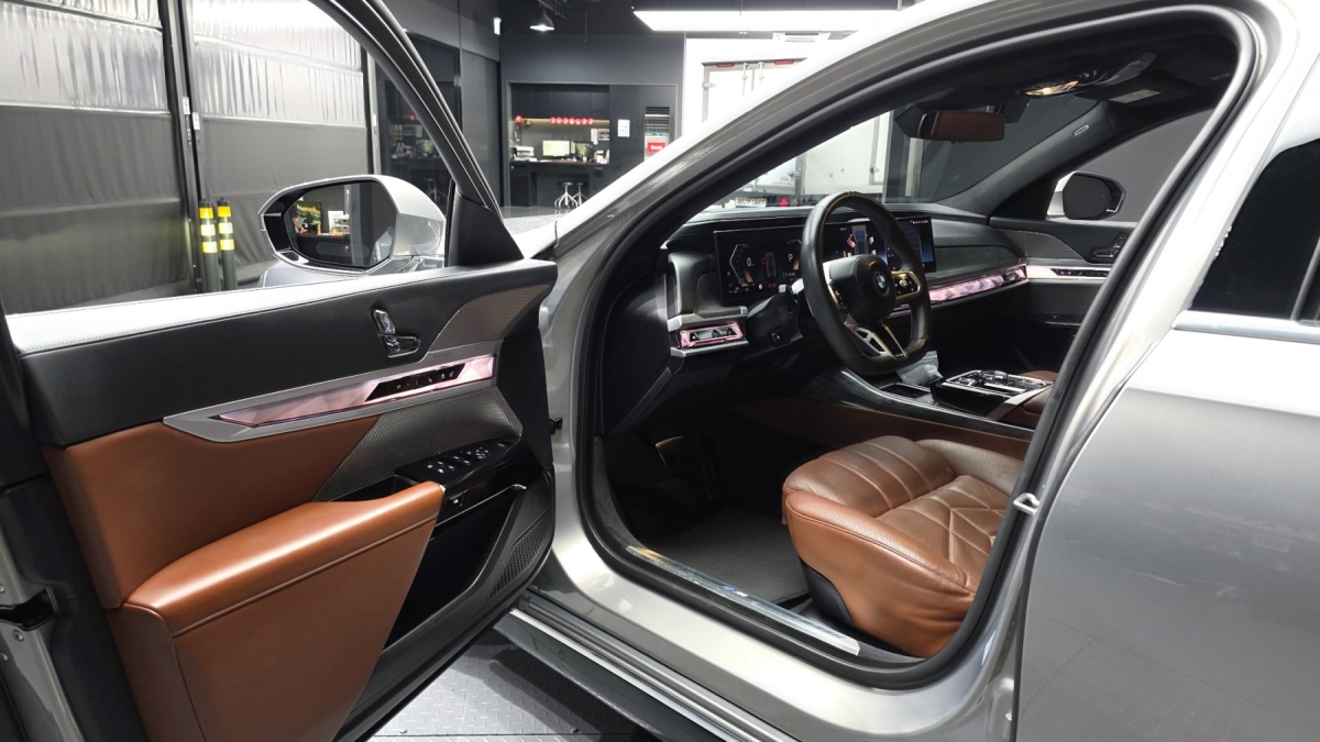 BMW 7 Series, 2023 — фото 9 из 12