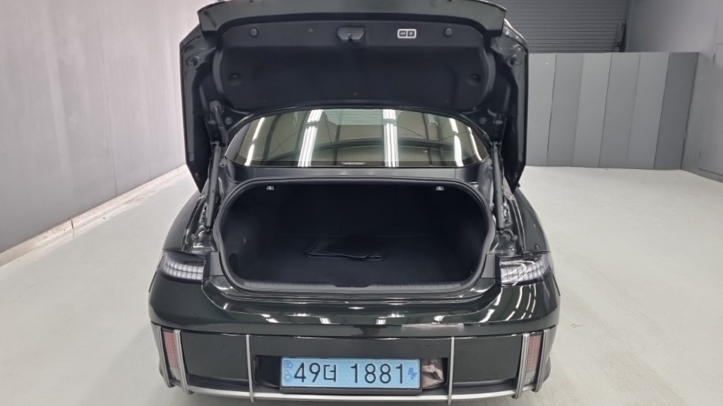 Hyundai Ioniq 6, 2023 — фото 11 из 12