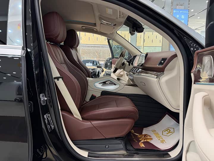 Mercedes-Benz Maybach GLS, 2022 — фото 6 из 9