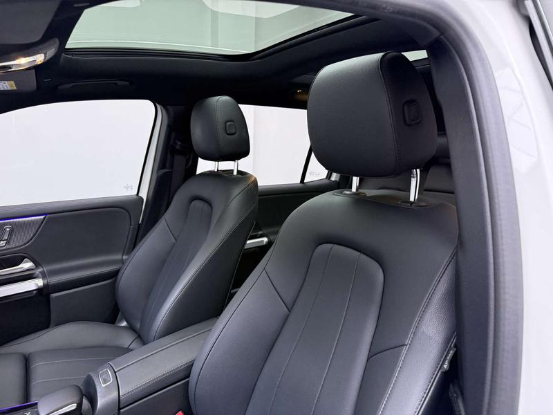 Mercedes-Benz EQB, 2023 — фото 11 из 12