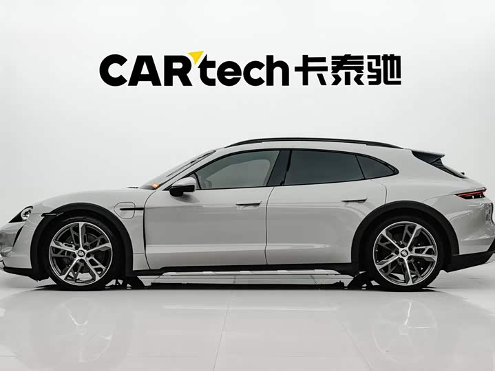 Porsche Taycan, 2023 — фото 8 из 9