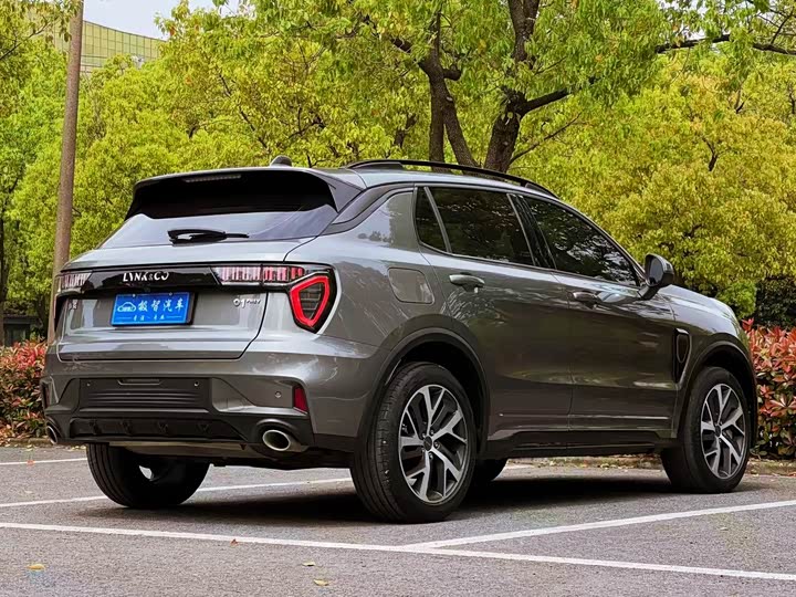 Lynk & Co 01 EM-P Hybrid, 2021 — фото 5 из 9