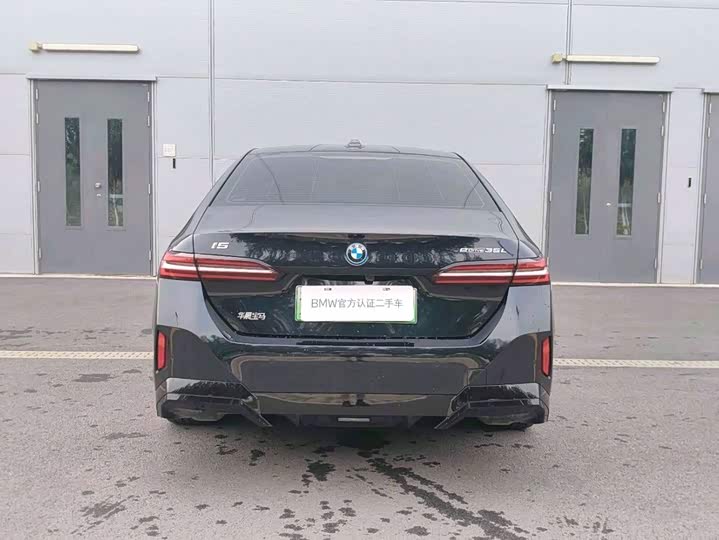 BMW i5, 2025 — фото 6 из 9