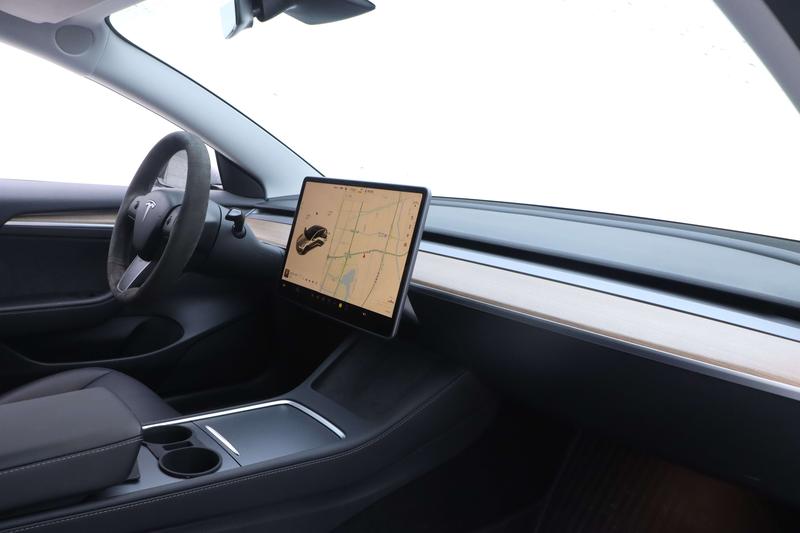 Tesla Model 3, 2022 — фото 5 из 10