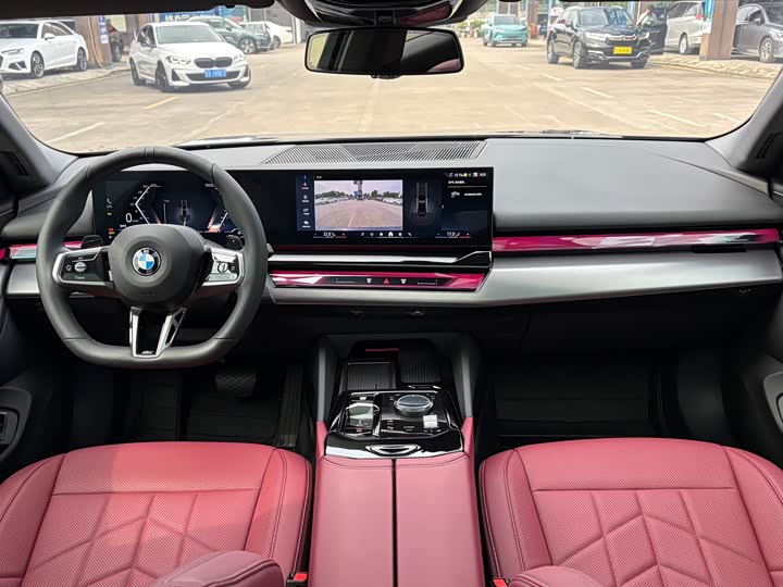 BMW 5 Series, 2025 — фото 9 из 9