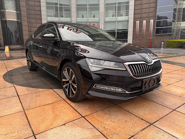 Skoda Superb, 2023 — фото 3 из 9