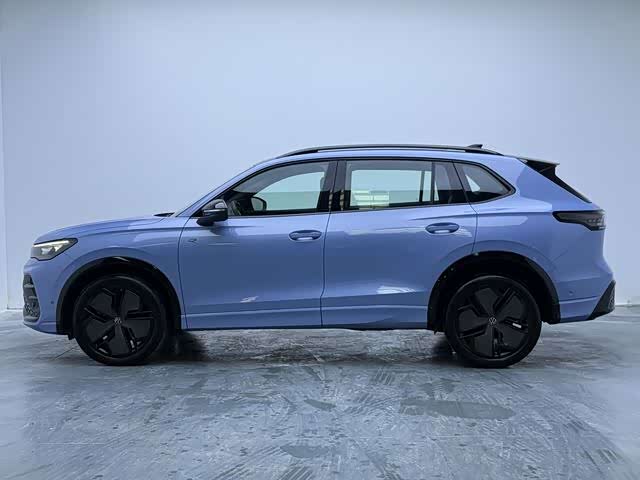Volkswagen Tiguan L Pro, 2024 — фото 4 из 9