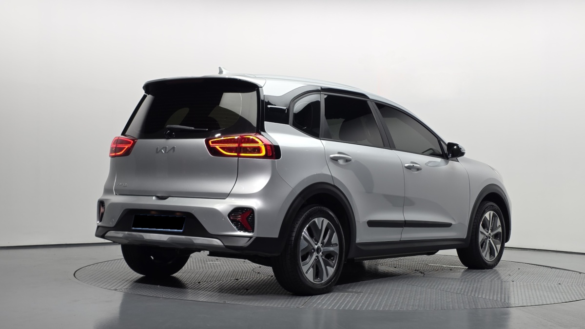 Kia Niro, 2022 — фото 2 из 12