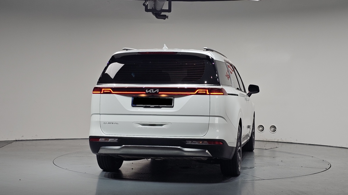 Kia Carnival, 2023 — фото 4 из 12