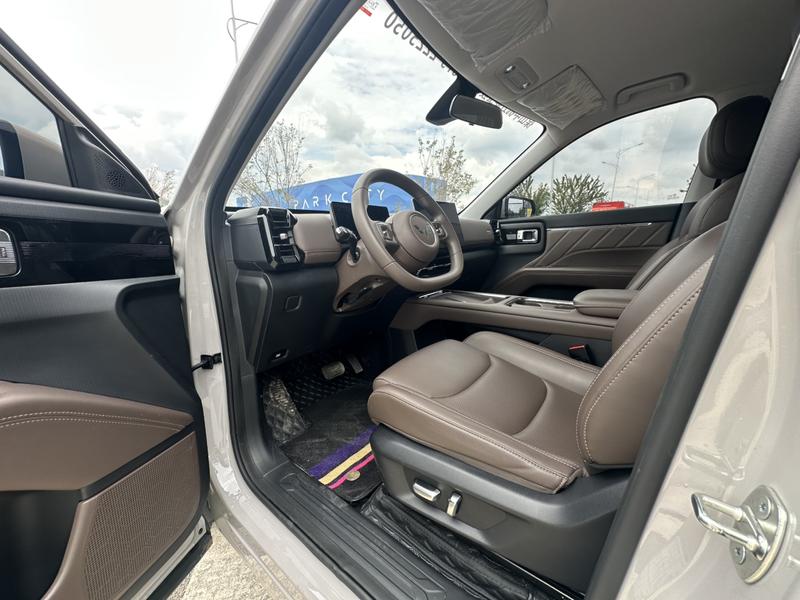 Wuling Starlight 560 Hybrid/EV, 2025 — фото 9 из 12