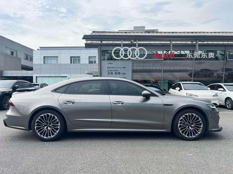 Audi A7L, 2024 — фото 5 из 10