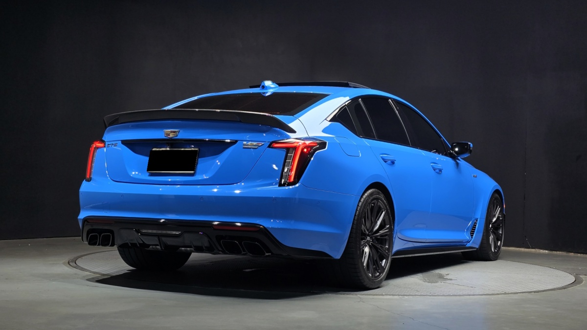 Cadillac CT5-V, 2023 — фото 2 из 12