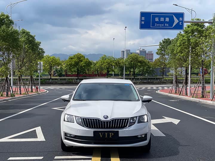 Skoda Octavia Pro, 2022 — фото 2 из 9