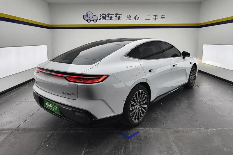 Geely Galaxy Starshine 8 EM-i, 2025 — фото 3 из 12