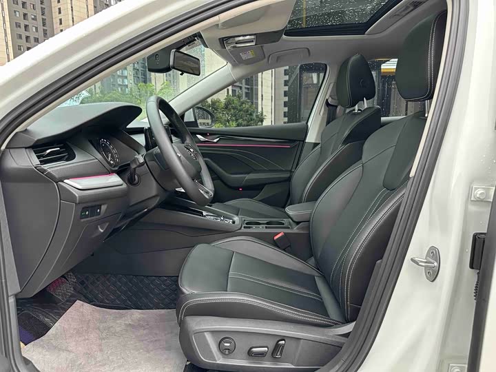 Skoda Octavia Pro, 2023 — фото 9 из 9